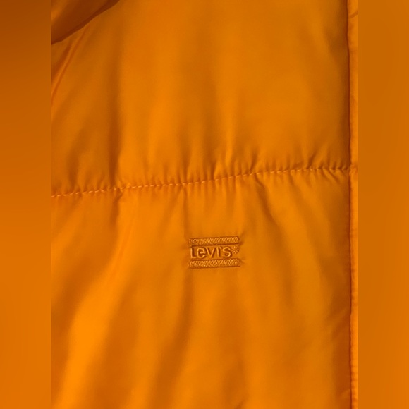 Levi's Box Quilt Puffer Layer Vest  (Apricot)
Size L - Picture 5 of 13